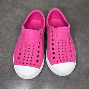 Native Jefferson slip on water shoes toddler girls size 8 shoes